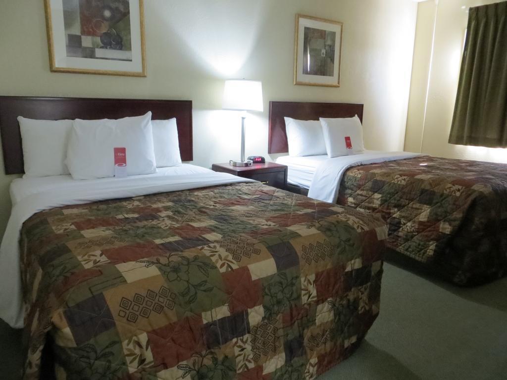 Howard Johnson By Wyndham Thunder Bay Exterior photo