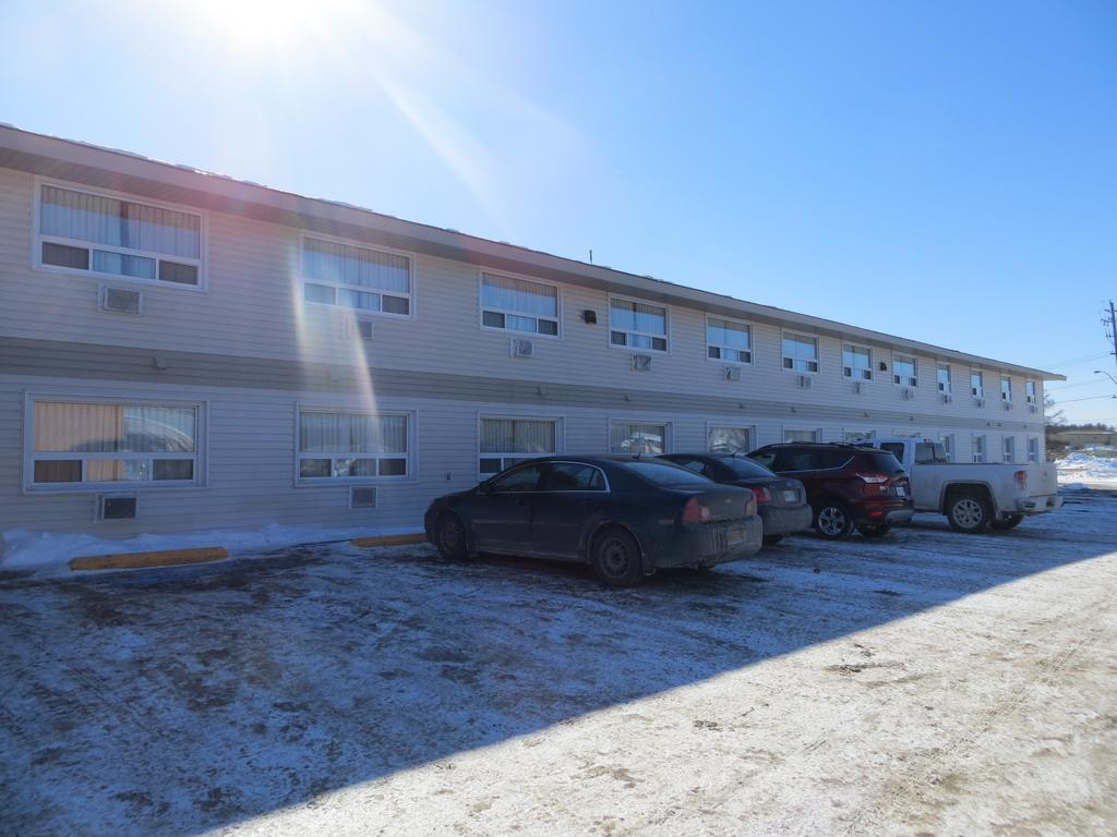 Howard Johnson By Wyndham Thunder Bay Exterior photo