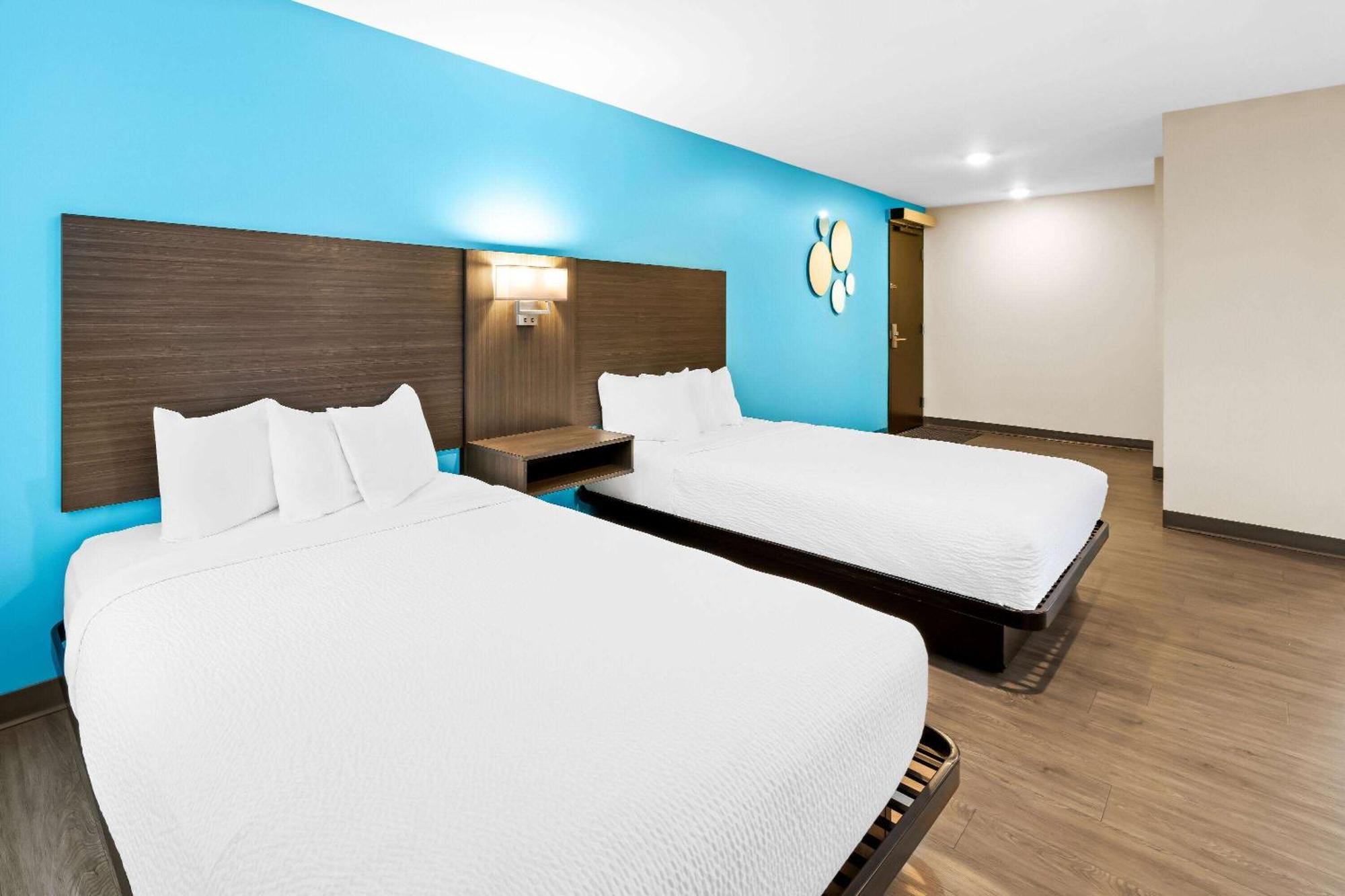 Howard Johnson By Wyndham Thunder Bay Exterior photo
