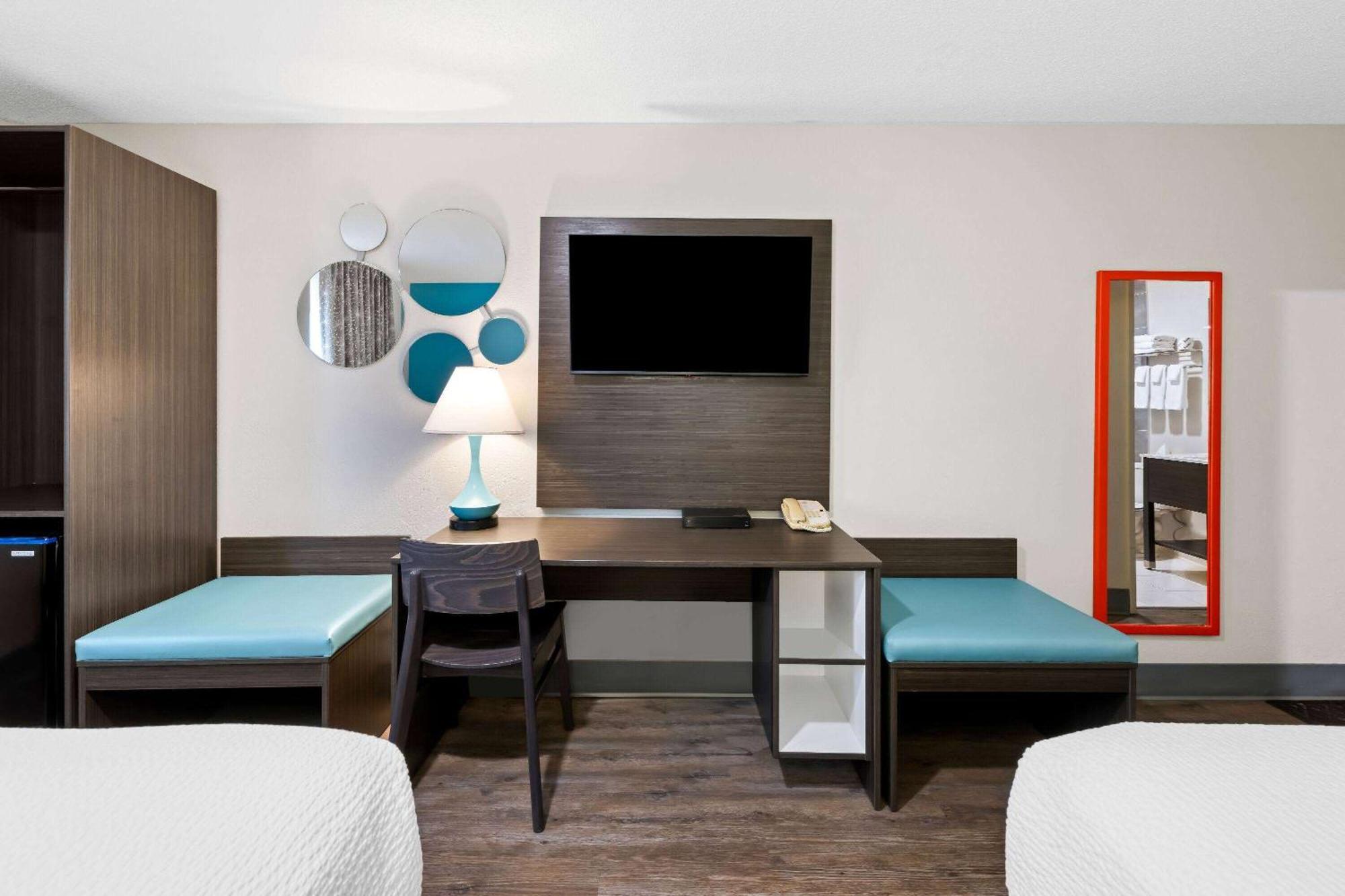 Howard Johnson By Wyndham Thunder Bay Exterior photo
