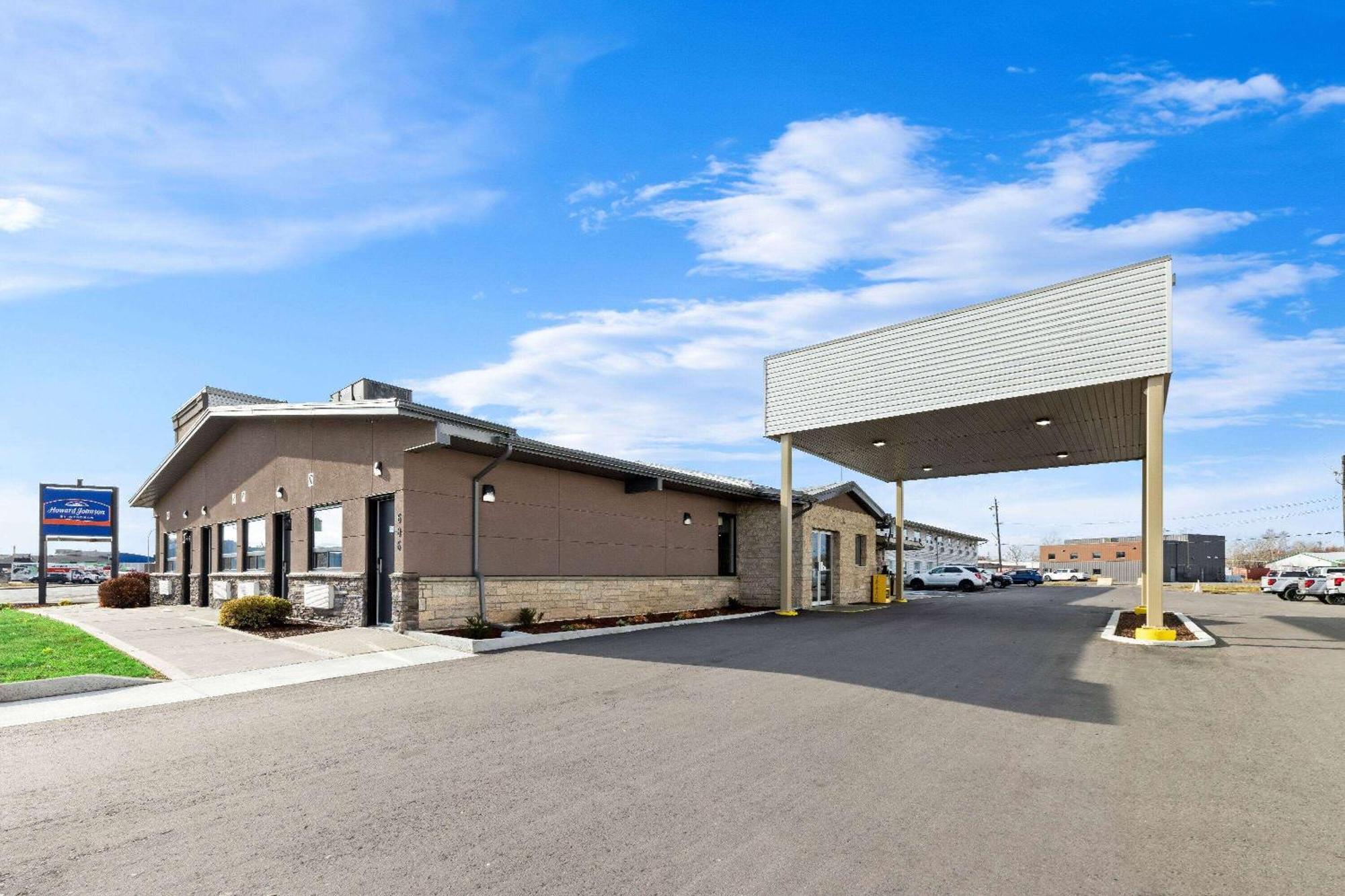 Howard Johnson By Wyndham Thunder Bay Exterior photo
